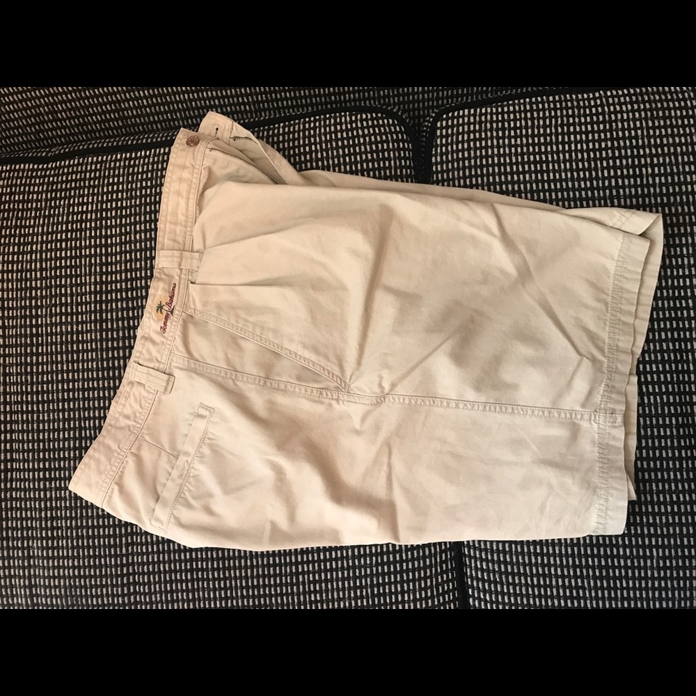 Tommy Bahama men’s shorts size 34.
